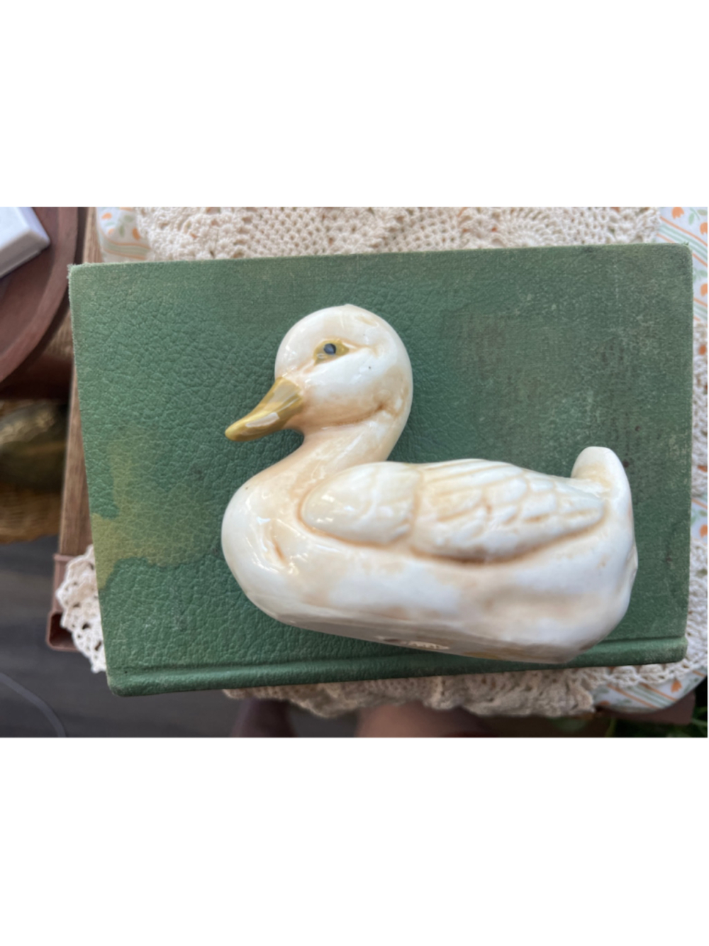 Vintage Beige & Gold Ceramic Duck Figurine - 4.5" Textured Sitting Duck - Picture 7 of 10